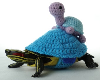 Tortoise sweater with baby, crochet cozy for tortoises, crochet tortoise outfit