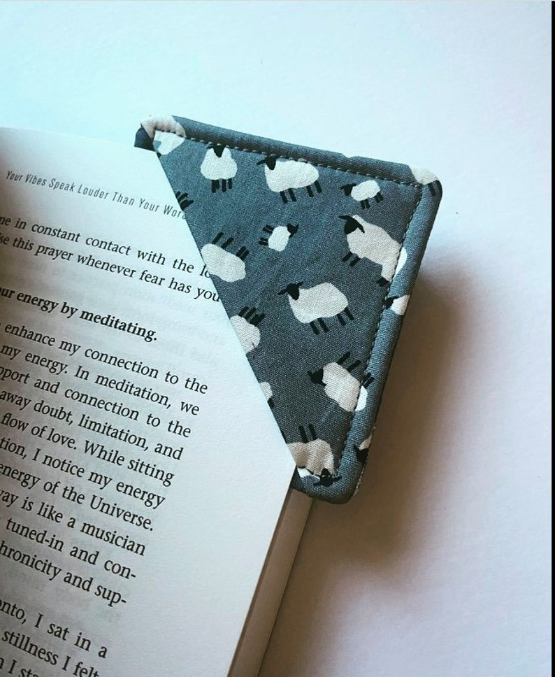 Corner Bookmark Sewing Guide Instructions // How to Sew Guides Sewing