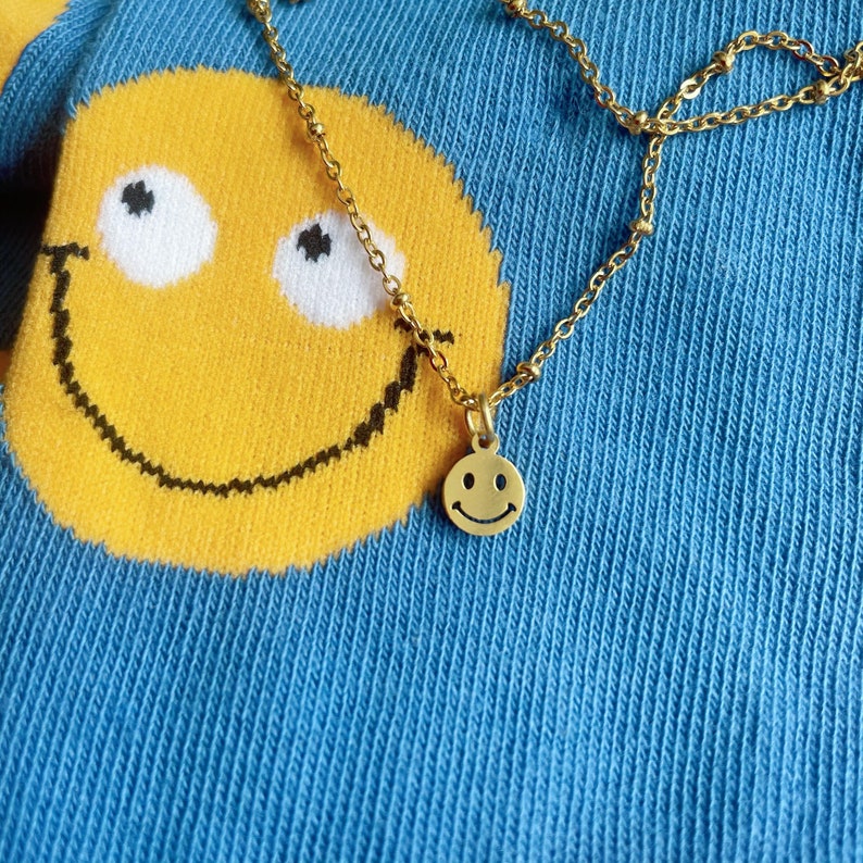 Smiley Halskette, Zierliche Choker Halskette mit Smiley, Minimalistische Sommer Halskette mit Smiley Anhänger, Edelstahl Kette Gold und Silber Bild 4