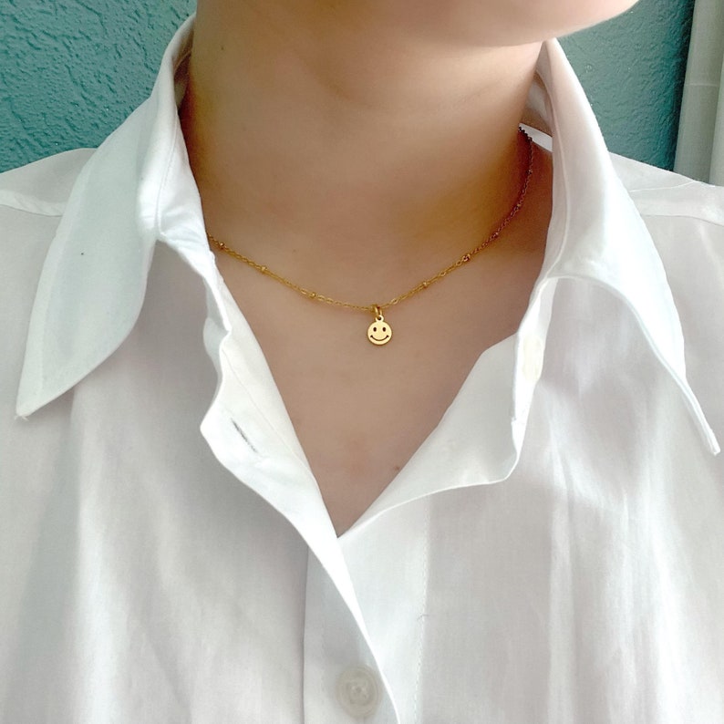 Smiley Halskette, Zierliche Choker Halskette mit Smiley, Minimalistische Sommer Halskette mit Smiley Anhänger, Edelstahl Kette Gold und Silber Bild 2