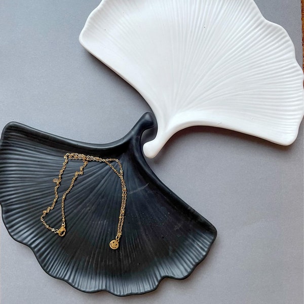 Ginkgo biloba shaped jewelry organizer, Jesmonite ginkgo leaf tray, Handmade ginkgo leaf jewelry tray