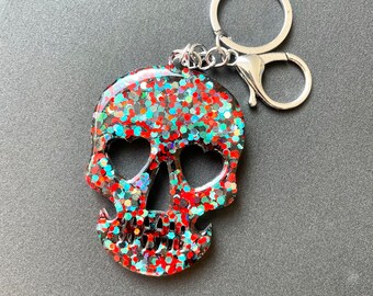 Skull Keychain handmade with Resin and confetti, Fun skull keyring with colorful glitter, Unique bag charm