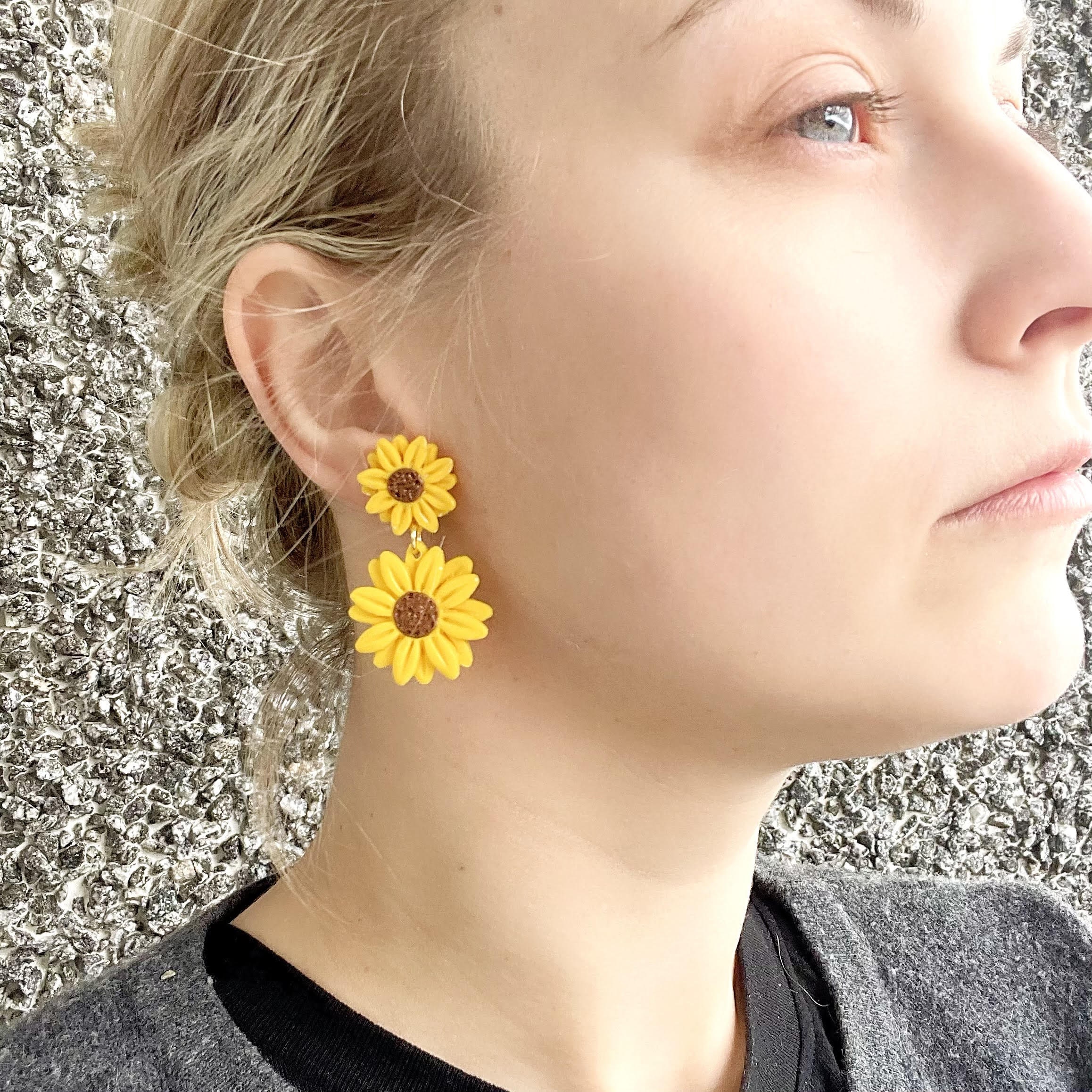 Sunflower dangle earrings Clearance