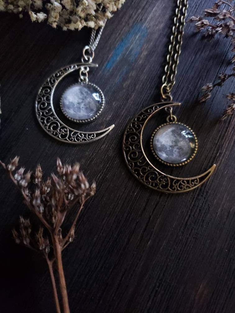 Luna Necklace
