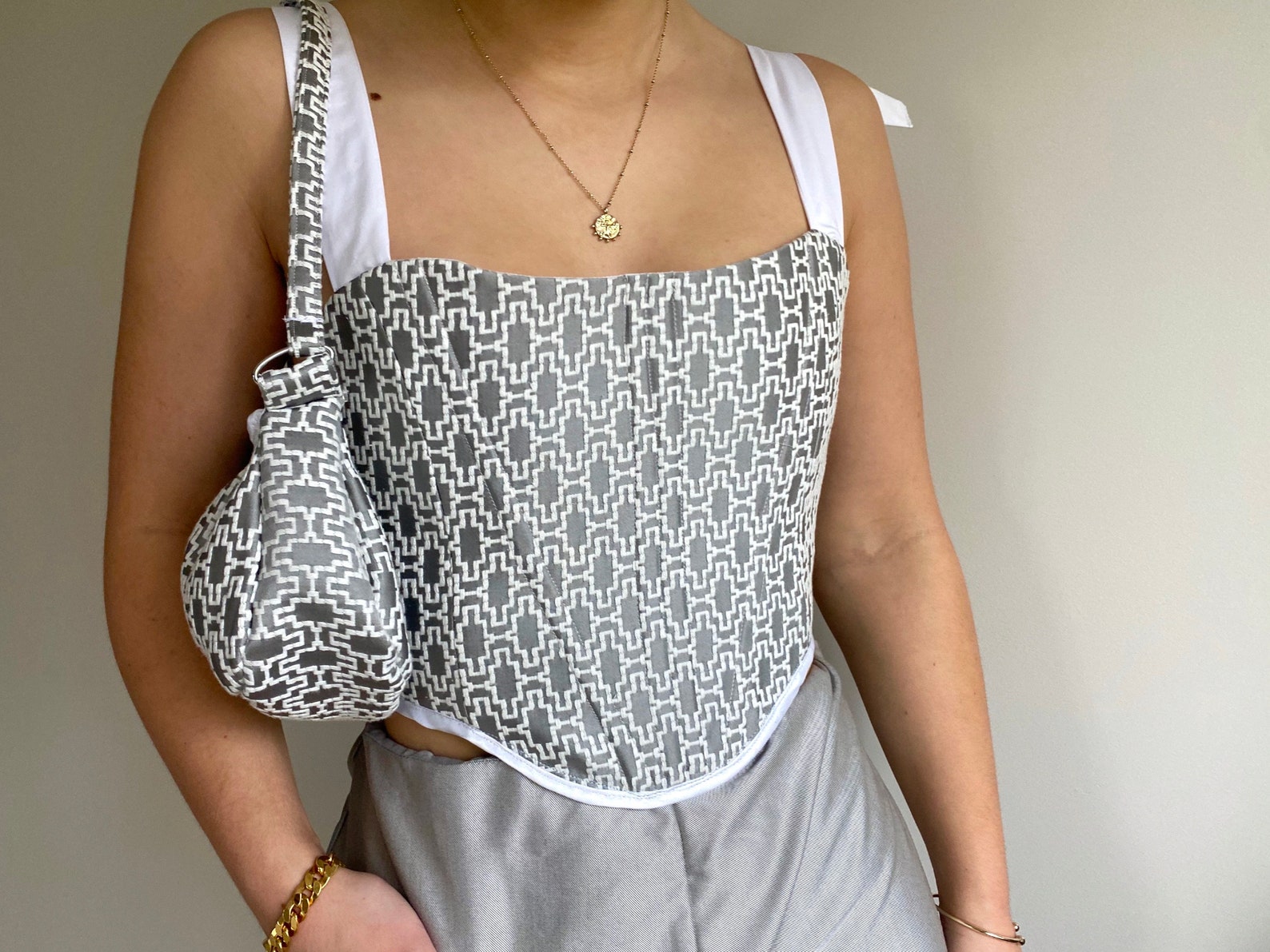 How To Make A Corset Thats Sustainable And Stylish - ntx0r1b