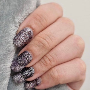 Op bovennatuurlijke geïnspireerde nagelfolies
