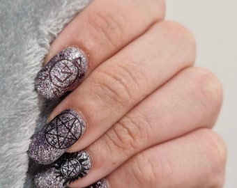 Envolturas de uñas inspiradas en lo sobrenatural