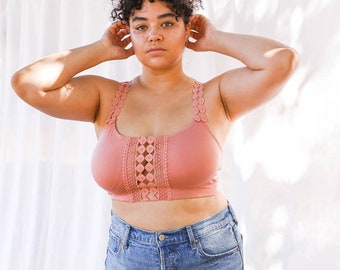 Boho Eye Lace Appliqué Bralette Plus Size – Elegant, Sexy & Confident