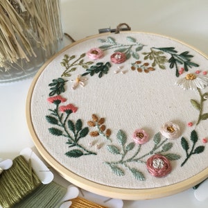 Wildflower Wreath // 6 Inch Embroidery Hoop Art // PDF Pattern With ...