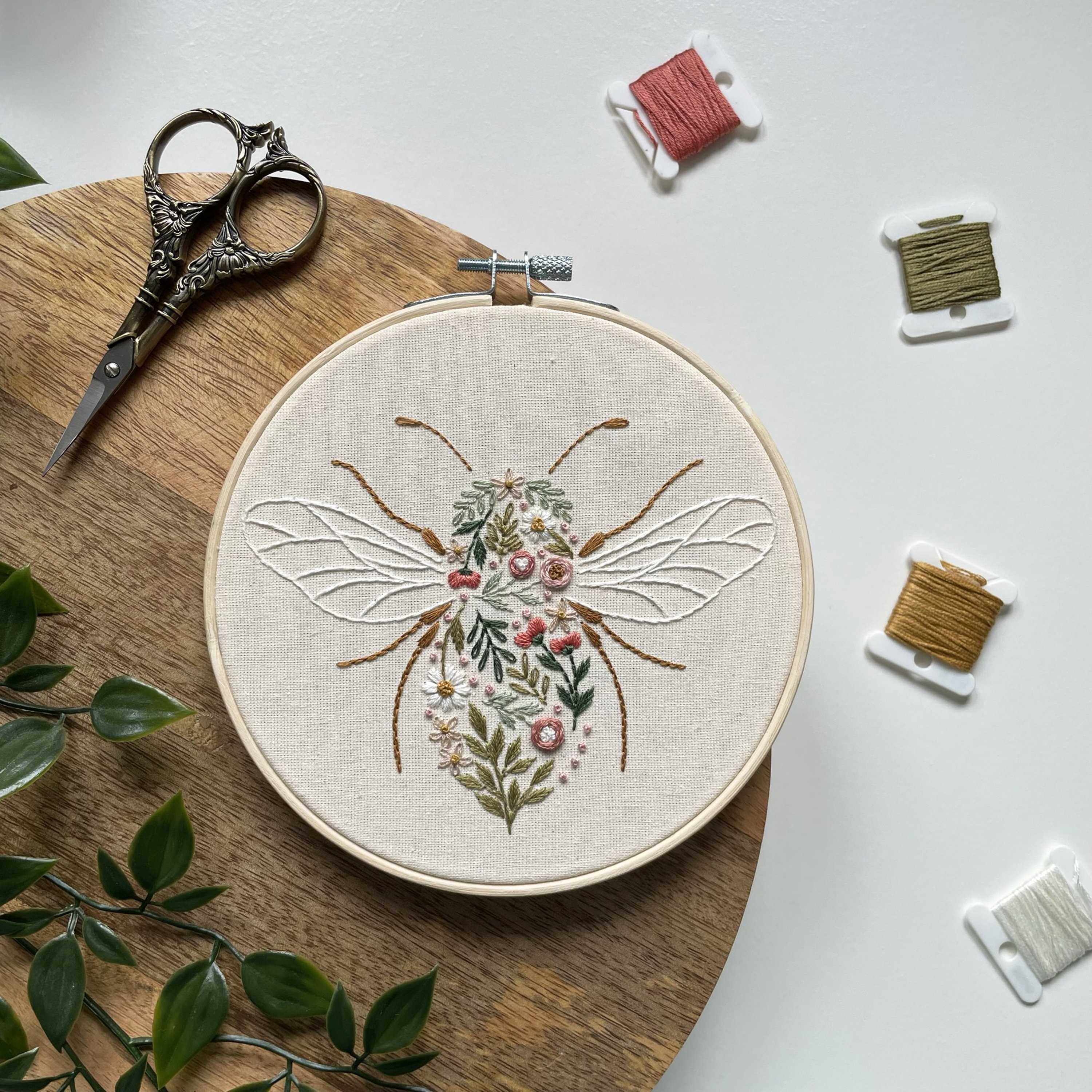 Wildflower Bee // 6 Inch Embroidery Hoop Art // PDF Pattern With ...