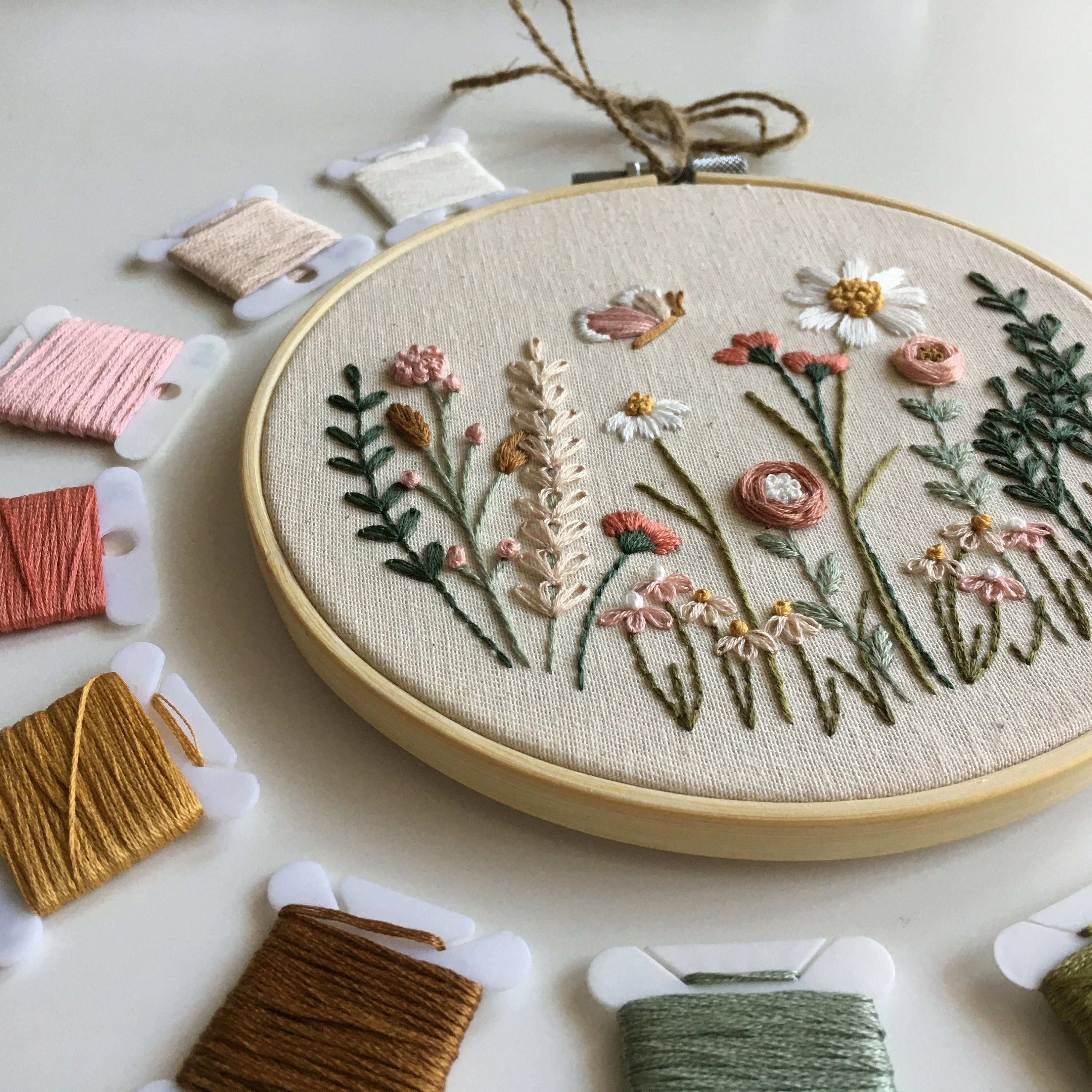 野花の草原 // 6インチ刺繍フープアート // 説明書付きPDFパターン