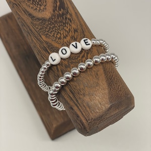 Kundenspezifisches Namensarmband aus Sterlingsilber