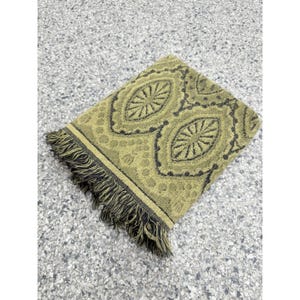 Vintage 60s Martex Terri-Down Sculpted Bath Towel Black Gold Retro Print Fringe