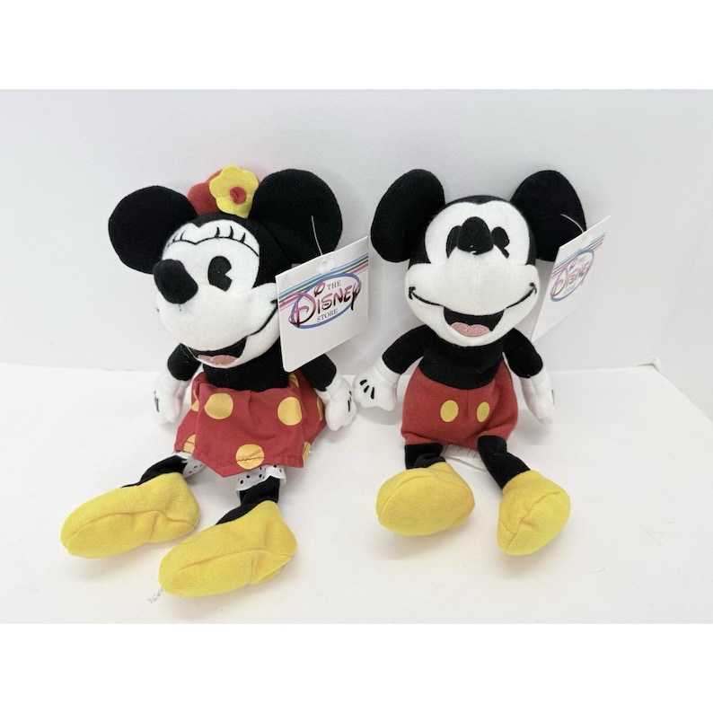 Juego de peluches vintage de Mickey y Minnie Mouse de 20 cm de la tienda Disney de Tokio, años 30 imagen 1