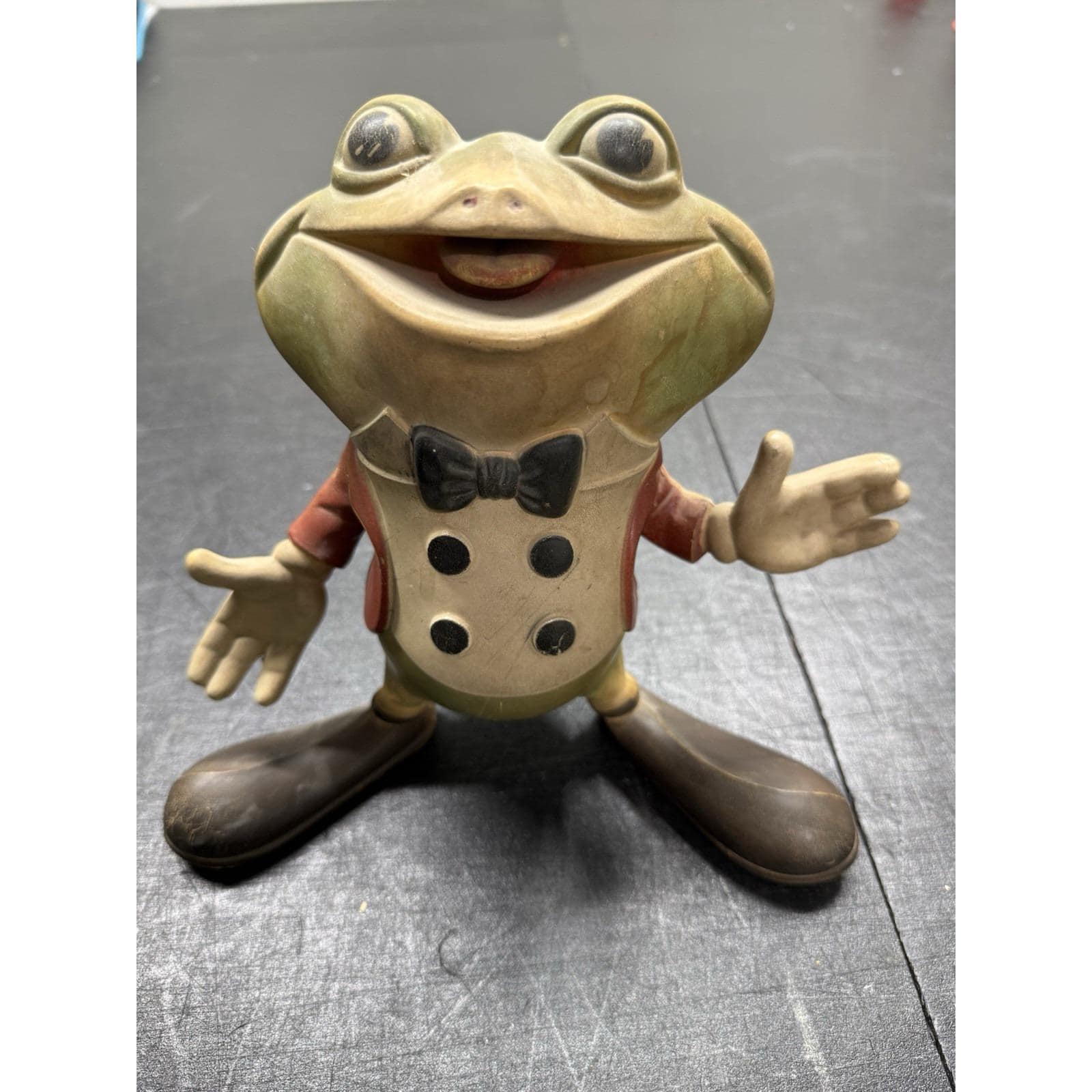 廃盤 カエル ぬいぐるみ squiggles frog Amazon.com: Disney Store