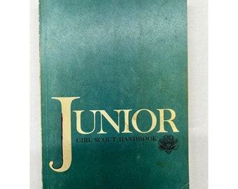Vintage Junior Girl Scout Handbook 17th printing 1974 Book Paperback Manual
