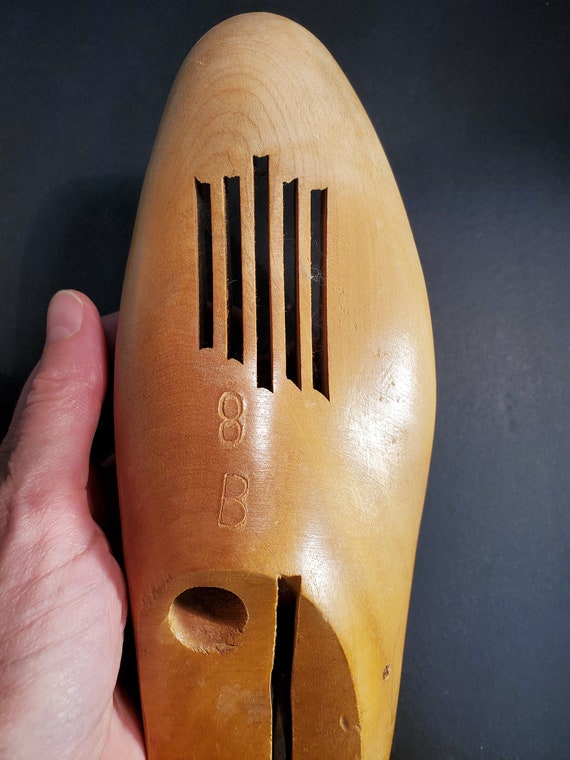 VTG Pair Wooden Shoe Stretchers Size 8B Light Tan… - image 2