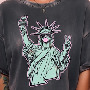 4 juli Vrijheidsbeeld png, VS png, Amerika 4 juli png-ontwerp, populair 4 juli png, Amerika png, Amerikaans meisjesshirtontwerp