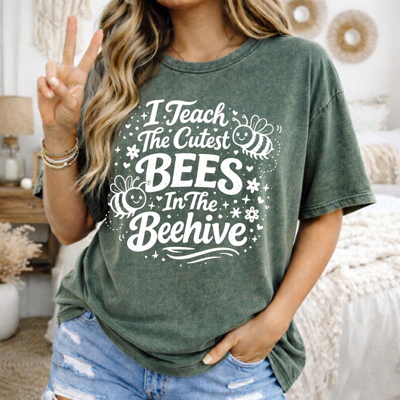 Bee Teacher SVG PNG, I Teach the Cutest Bees in the Beehive SVG, Cute ...