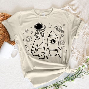 Espace quatre SVG PNG PDF, quatre espace anniversaire Svg, quatrième anniversaire Svg, 4e anniversaire Svg, espace Svg, fusée Svg, astronaute Svg, astronaute