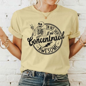Non sono basso, sono concentrato, fantastico SVG PNG, citazioni divertenti in formato SVG, sono fantastico in formato SVG, detti divertenti in formato SVG, Sarcastico in formato Svg, Divertente umorismo per adulti SVG