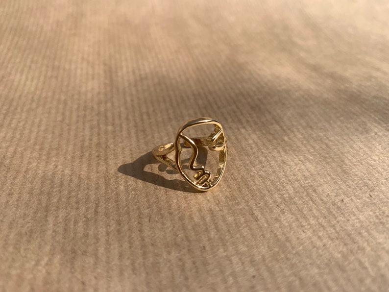 fully adjustable ring modern minimalism art gold coloured trendy Line Drawing Face Ring line drawing of woman/'s face clean lines
