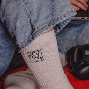 1x skivspelaresocka, handbroderade tennisstrumpor