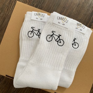 1x Sock Bicycle, hand-embroidered tennis socks image 4