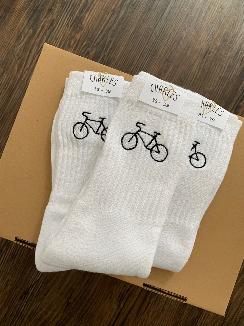 1x Sock Bicycle, hand-embroidered tennis socks image 4