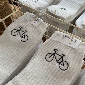 1x Sock Bicycle, hand-embroidered tennis socks image 3