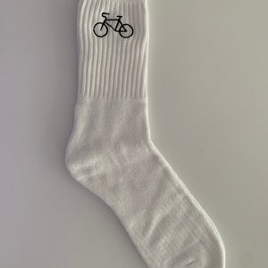 1x Sock Bicycle, hand-embroidered tennis socks image 2