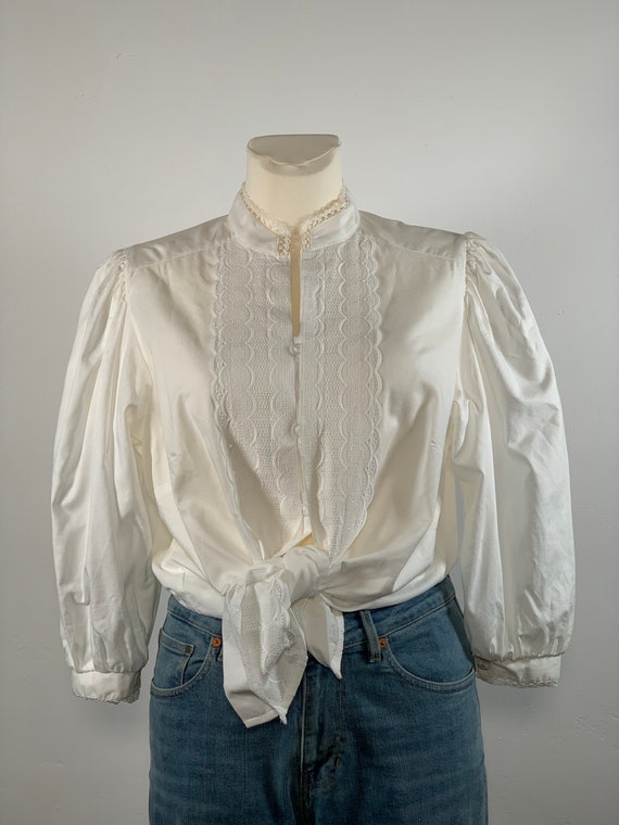 Folklore vintage blouse 80s natural white