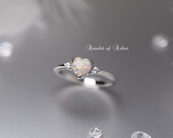 Cremation Ashes & Memorial Heart Ring &#39;Siouxsie&#39;