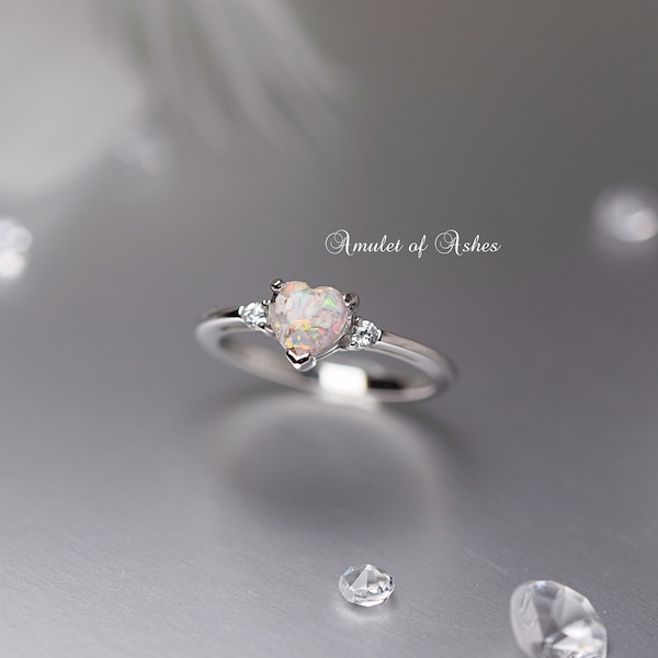 Cremation Ashes & Memorial Heart Ring 'Siouxsie'