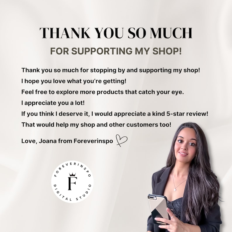 Puede incluir: Una mujer sonr&iacute;e y sostiene un tel&eacute;fono inteligente en su mano. El texto en la imagen dice "&iexcl;Muchas gracias por apoyar mi tienda!" y "Con cari&ntilde;o, Joana de Foreverinspo".
