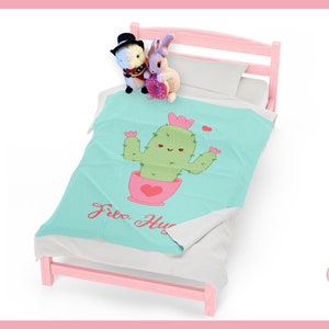 Couverture en peluche en velours, câlins gratuits, mignon cactus drôle, amoureux des plantes naturelles ~ par Pinksprinklemagic. Câlin de luxe, joli design animé Kawaii.