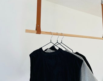 Garderobe Kleiderstange aus Buche mit braunen Leder Bänder