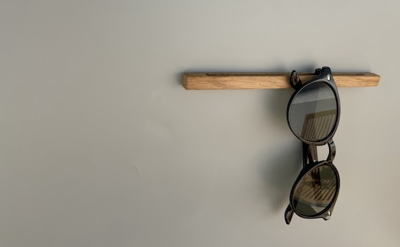 Brillenhalter Holz nachhaltig – Brillenständer für Zuhause Sauna/ Ablage für Sonnenbrille Lesebrille / Geschenk für Brillenträger