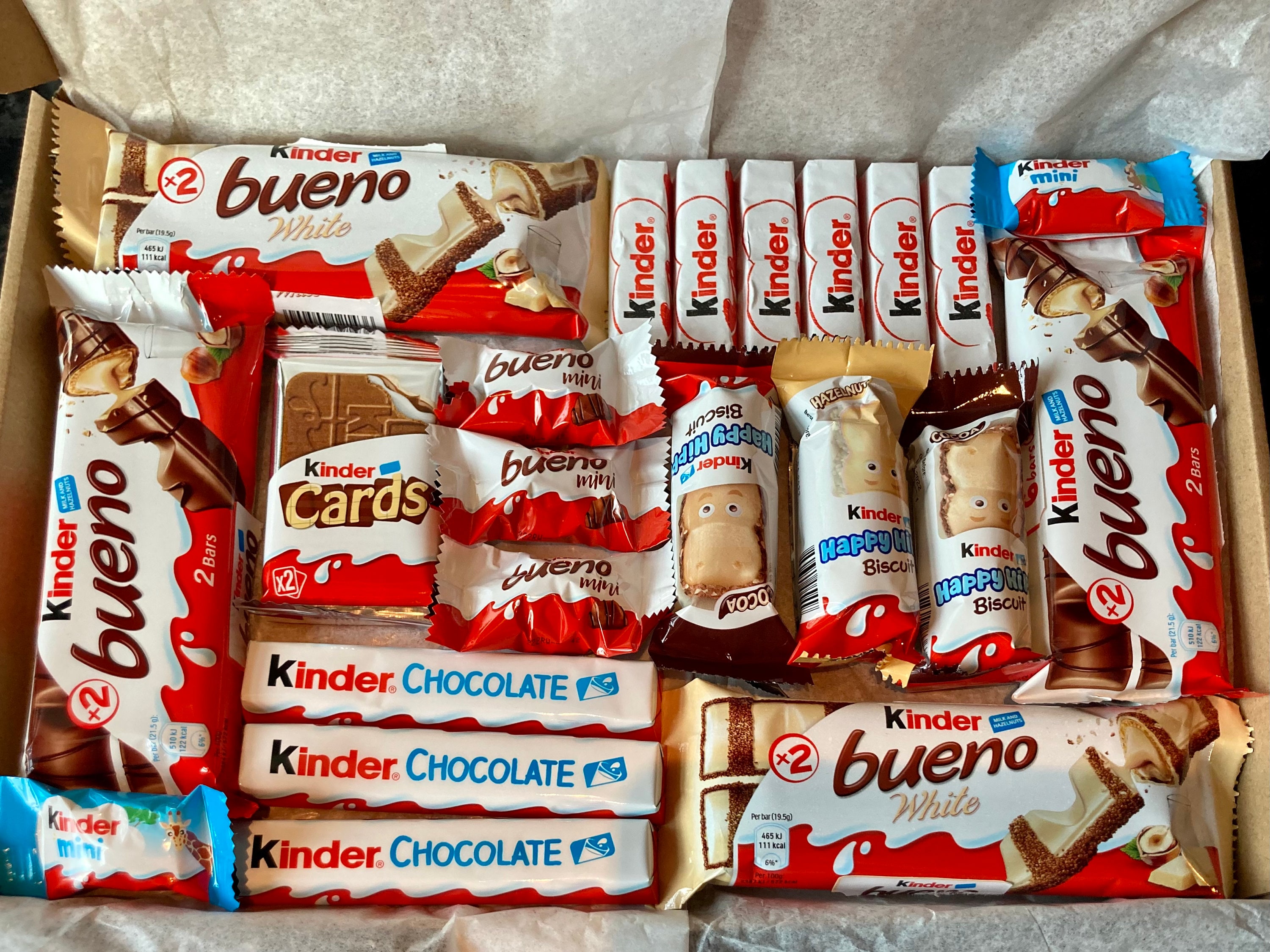 Coffret fête Kinder Bueno : Chocolat au lait Bueno (15 pièces) & Bueno Wit  (5 pièces)