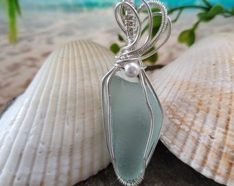 Aqua seaglass pendant