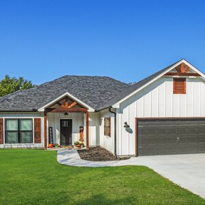 Modern Farmhouse Plan "The Elliott"