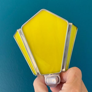 3 Sided Sconce Style Stained Glass Nightlight in Yellow - S-083