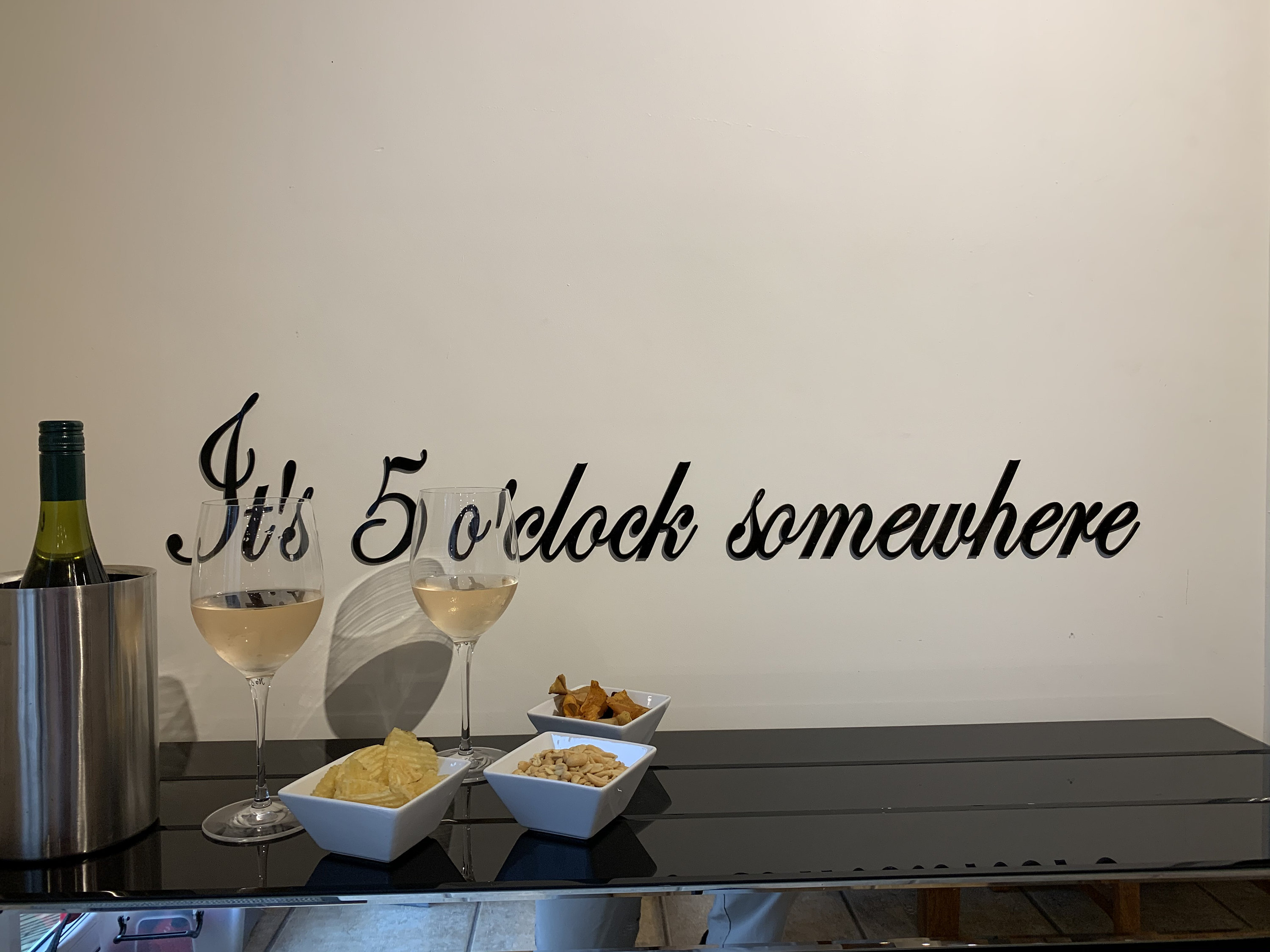 Lustiges Barschild „It's 5 O'clock Somewhere“ – Metallschild Für Bar, Männerhöhle, Deko