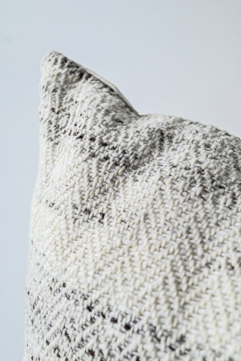 ShowCushions Pillow Cover - Thumbnail 4
