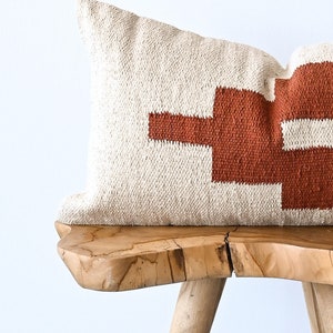 Cotton Canvas Pillow Cover Babak // Natural and Rust Lumbar // 12 x 22 Lumbar Cover // Pillow Cover afbeelding 4