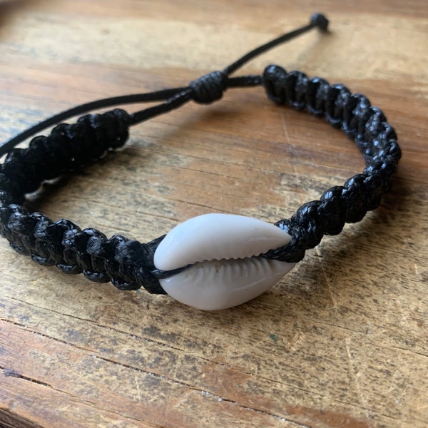 Cowry Shell Macrame Bracelet