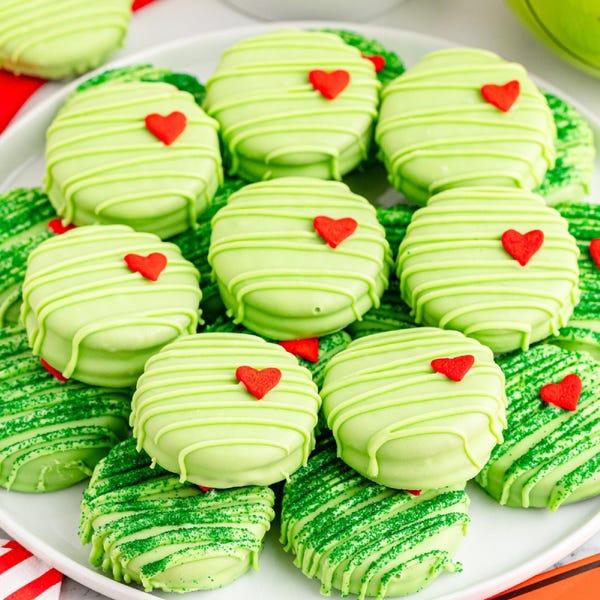 Oreo Grinch Cookies: Green Chocolate Sandwich Cookies