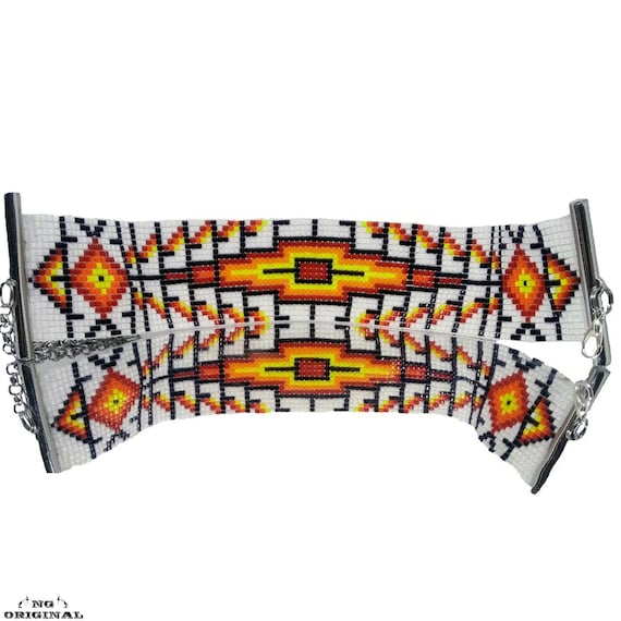 AMERINDIAN BEADED BRACELET