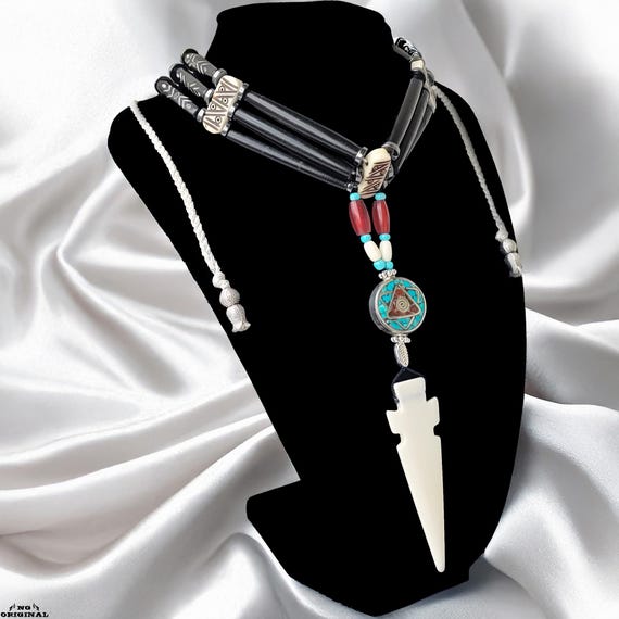 NATIVE AMERICAN NECKLACE