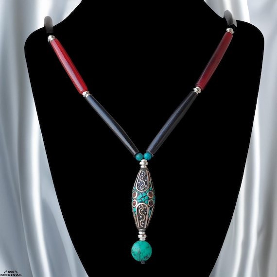 NATIVE AMERICAN NECKLACE